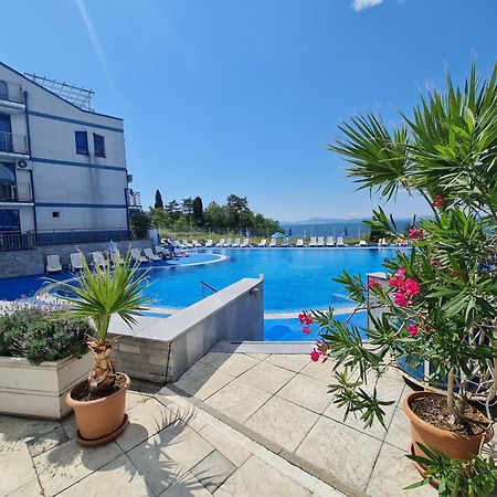 Blue Bay Palace Apart Complex Pomorie Exterior photo