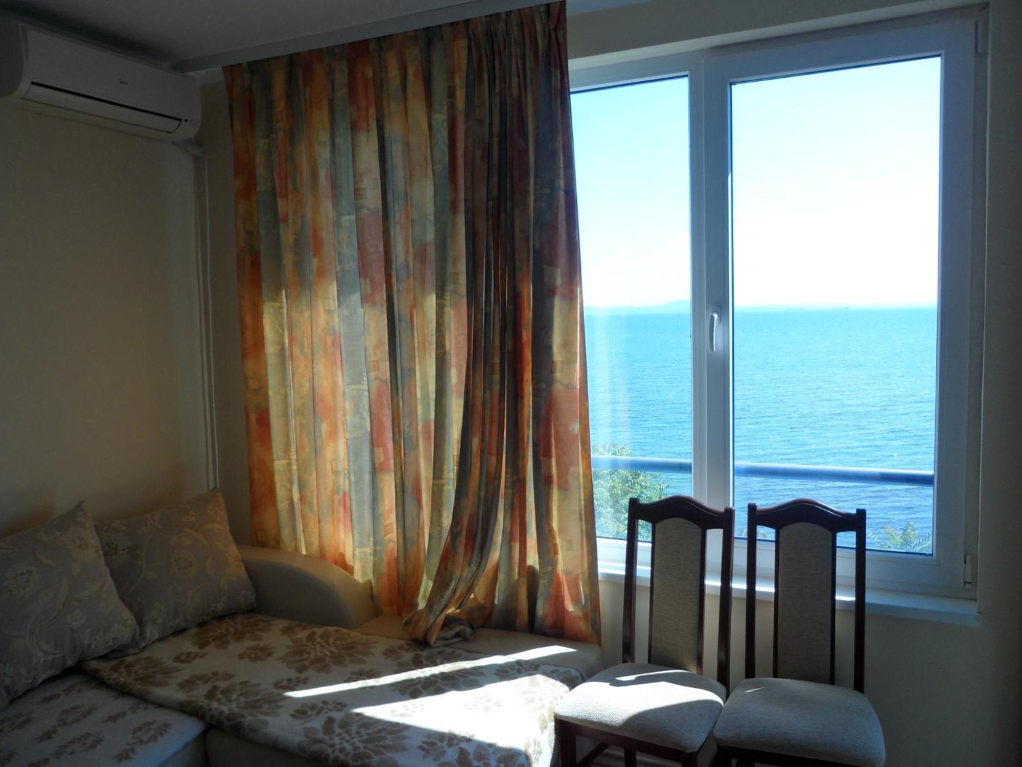 Blue Bay Palace Apart Complex Pomorie Exterior photo