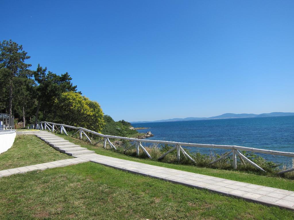 Blue Bay Palace Apart Complex Pomorie Exterior photo