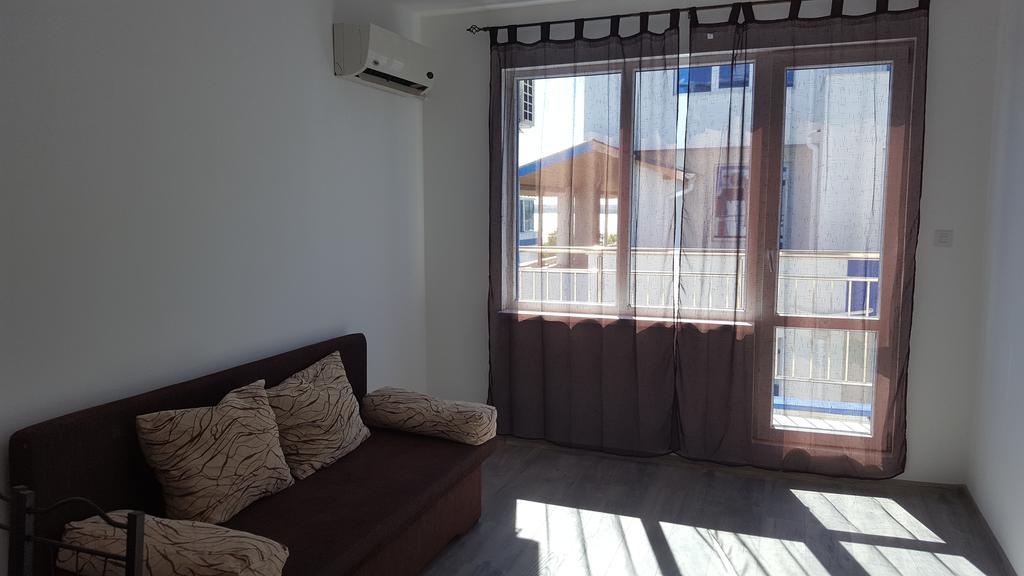 Blue Bay Palace Apart Complex Pomorie Exterior photo