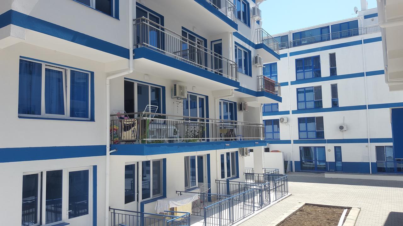 Blue Bay Palace Apart Complex Pomorie Exterior photo